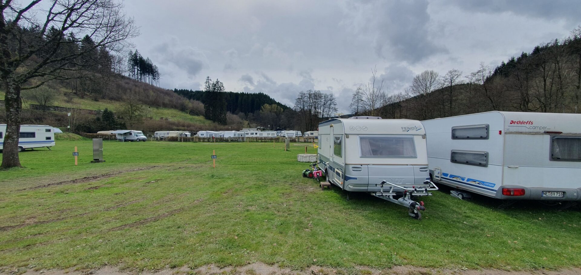 Wohnmobile und Wohnwangen Stellplatz, Campingplatz Super in der Eifel